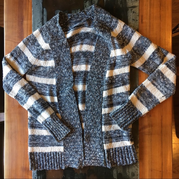 Comfort Style Sweater - Picture 2 of 5